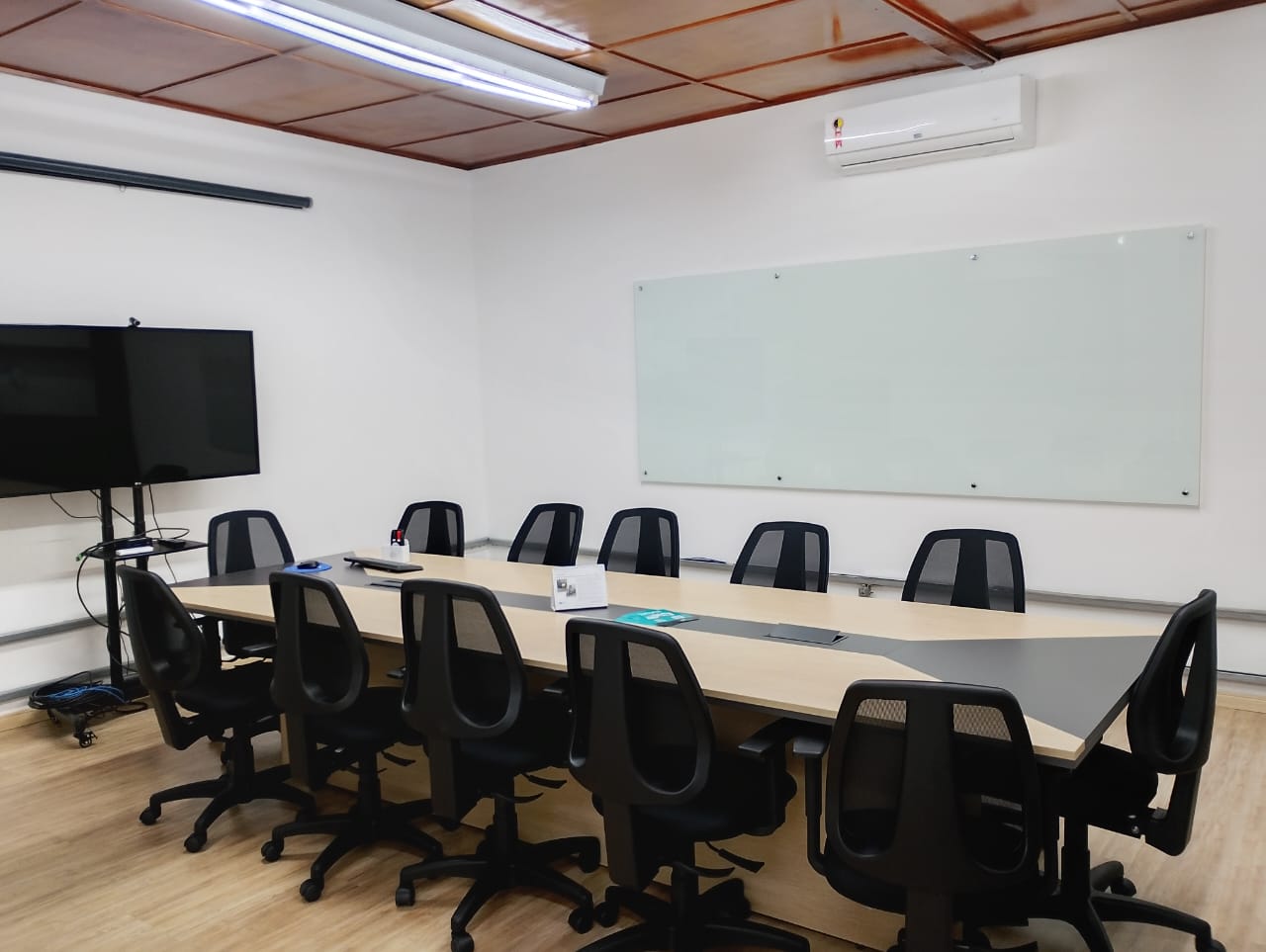Lousa de vidro em empresa