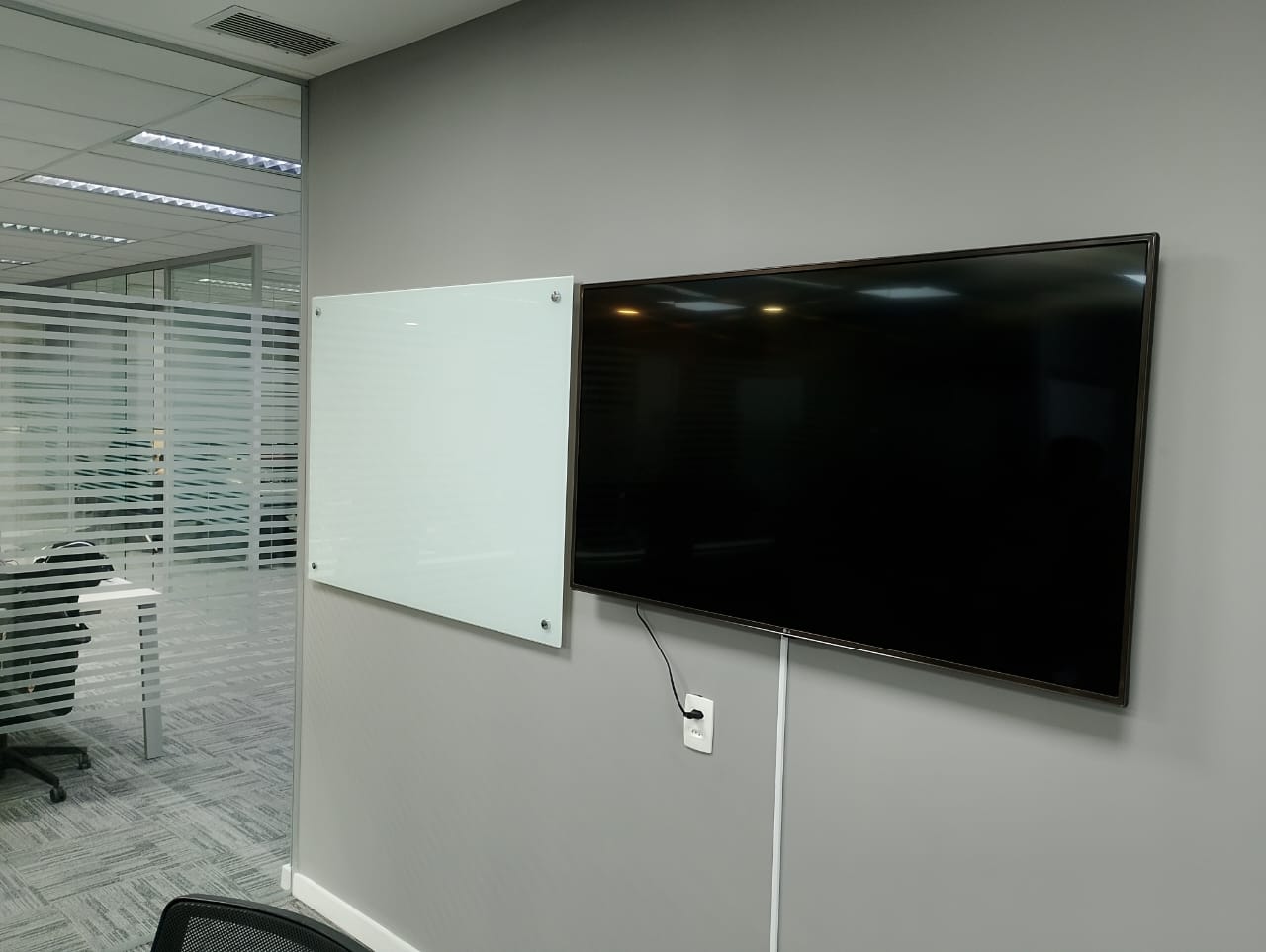 Lousa de vidro em empresa